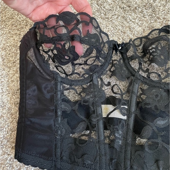 Vintage Victoria’s Secret Black Lace Bustier Corset 34B gold label small petit - Picture 2 of 11